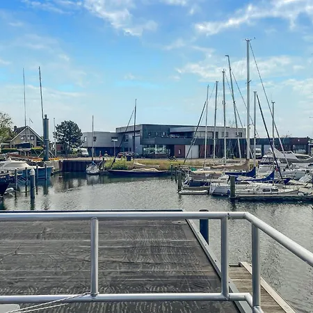 Botel 2 Bedroom Lovely Ship In 4*