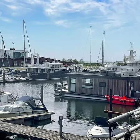 2 Bedroom Lovely Ship In Botel Hellevoetsluis