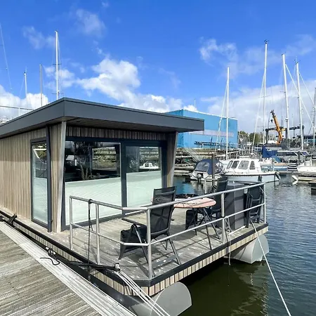 보트호텔 2 Bedroom Lovely Ship In 헬레보에스루이스