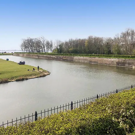 Ботель 2 Bedroom Lovely Ship In Хеллевутслёйс