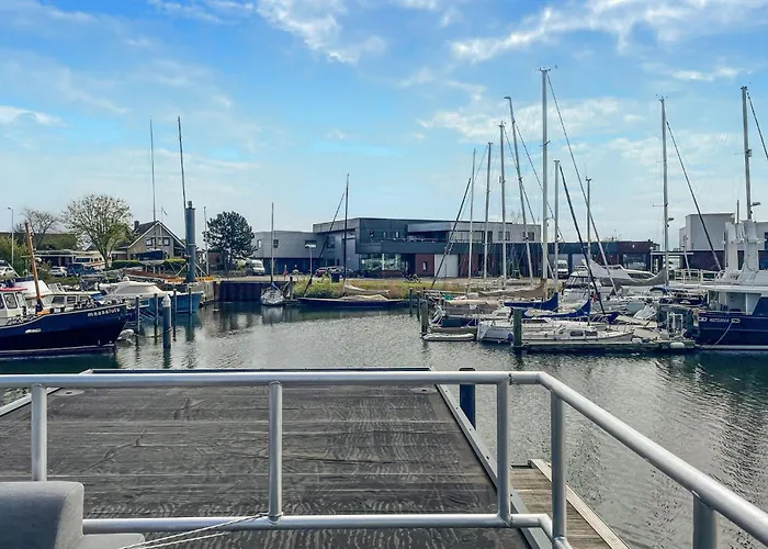 Botel 2 Bedroom Lovely Ship In 4*