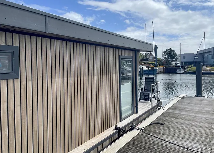 2 Bedroom Lovely Ship In