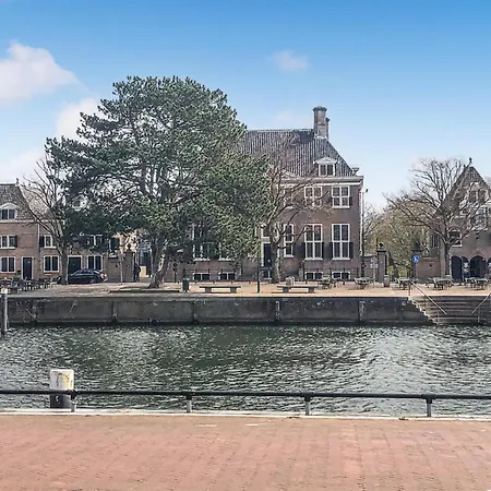 2 Bedroom Lovely Ship In Botel Hellevoetsluis